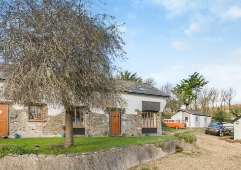 Thistledown Cottage has access to nine acres of shared woodland for scenic walks from the doorstep
