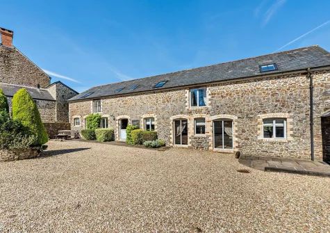 Thornewidger Barn is stylish five-star accommodation sleeping 12 with spacious open plan living with two lounges, perfect for family get-togethers