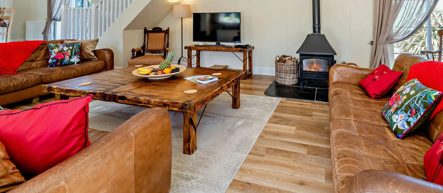 Thornewidger Barn, Stibb Cross offers luxury five-star accommodation for 12 guests, with spacious open-plan living, a games barn, and nine acres of private grounds. It is perfectly positioned for exploring North Devon's coast and attractions.
