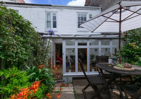 The patio & alfresco dining area at Three Blind Mice, Mousehole