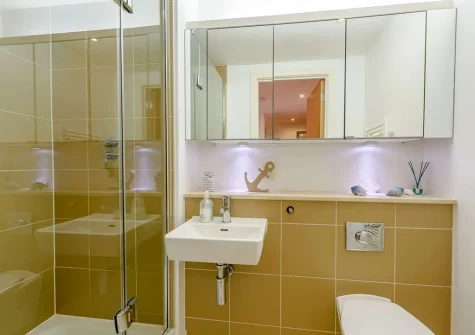 The bathroom at Tidal Rest, Westward Ho!