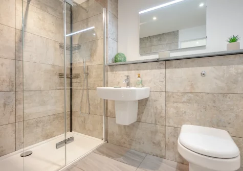 The shower room at Tide and Seek, Padstow