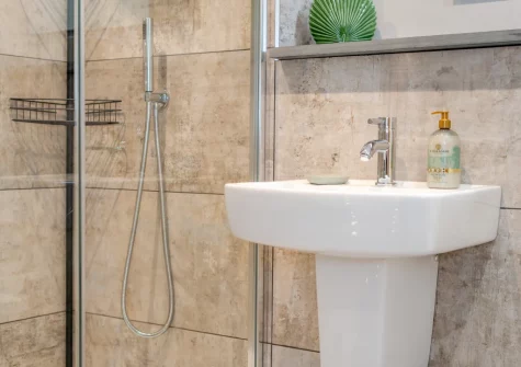 The shower room at Tide and Seek, Padstow