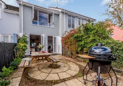 The patio, barbecue & alfresco dining area at Tide Side, Bideford