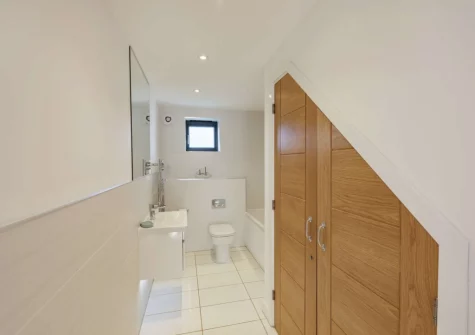 The bathroom at Tides 45, Westward Ho!