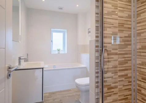 The bathroom at Tides At Instow, Instow