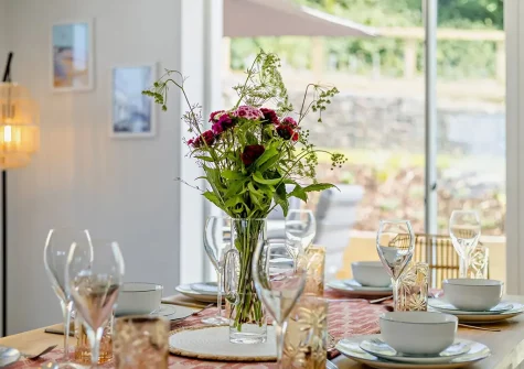 The dining area at Tides View, Appledore