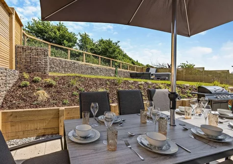 The patio, barbecue & alfresco dining area at Tides View, Appledore
