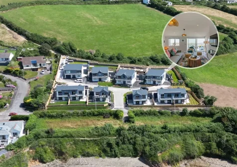 Tides View is perfectly located for wandering into Appledore with its attractive quayside, independent shops & eateries