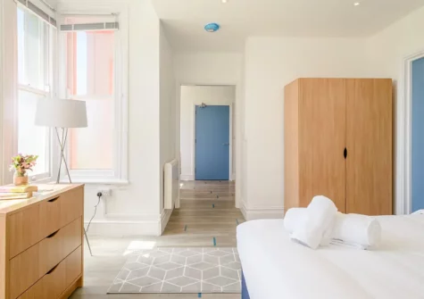 The bedroom at Tommy Jacks Apartment 1, Bude