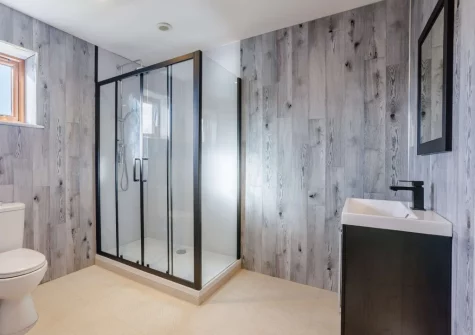 The shower room at Totes Cottage, Westward Ho!
