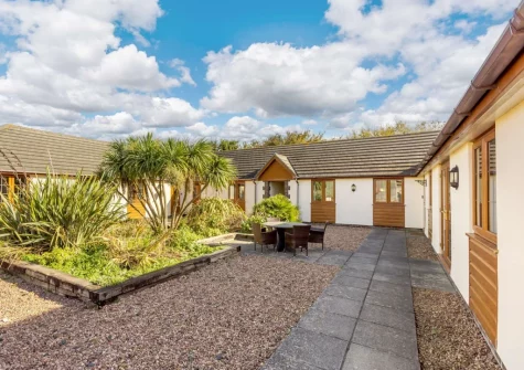 Totes Cottage is set on a family run, 60 acre, privately owned cliff-top estate above Westward Ho! Beach