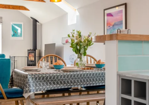 The dining area at Traeth Barn, Mawgan Porth