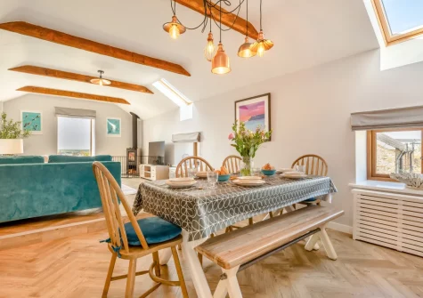 The dining area at Traeth Barn, Mawgan Porth