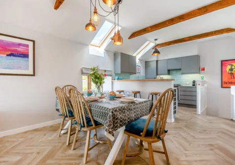 The dining area at Traeth Barn, Mawgan Porth
