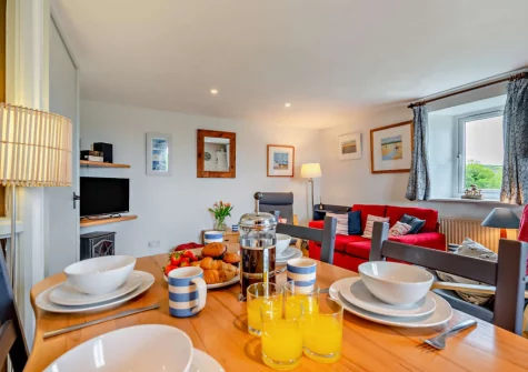 The living & dining area at Trailside, St Issey