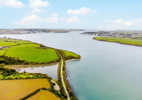 Trailside is just 200 metres from the Camel Trail and the River Camel which provides a three kilometre walking route into the bustling town of Padstow