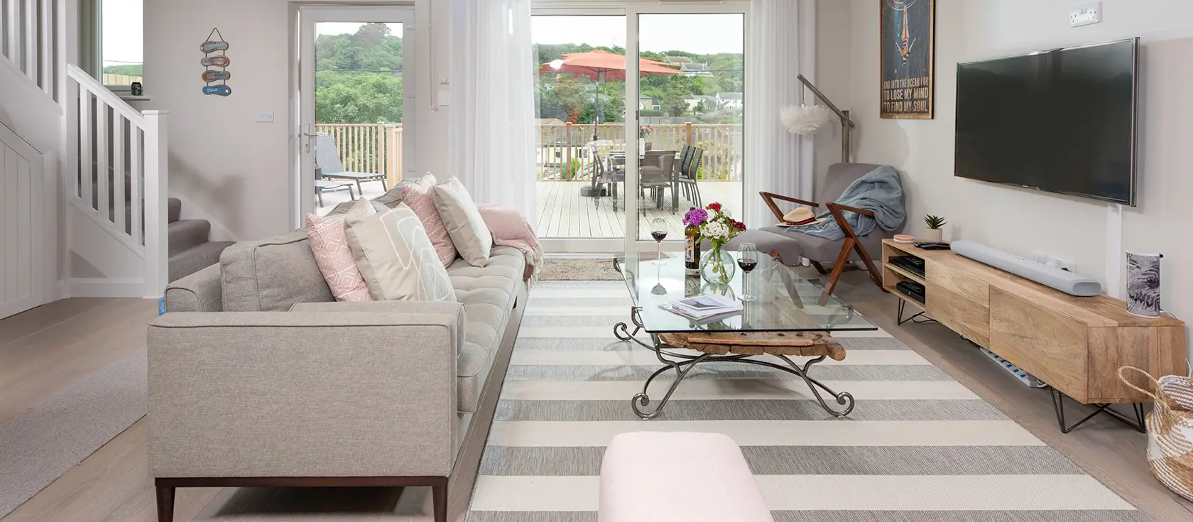 Tralee, Portreath is a stylish three-bedroom coastal house offering contemporary comforts and charming touches. Enjoy a private balcony with village views, generous decked terrace with barbecue, and just steps from Portreath Beach and coast path.