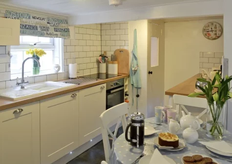 The kitchen & dining area at Tranquility, Mevagissey