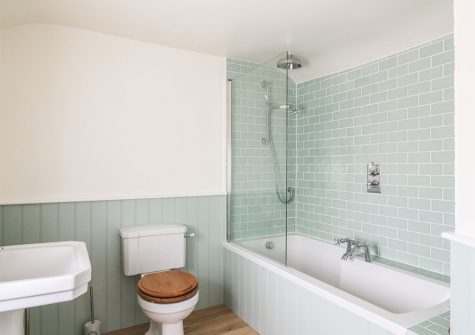 The bathroom at Travershes Cottage, Withycombe Raleigh