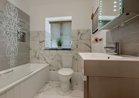 The bathroom at Trebudannon Barn, Trebudannon
