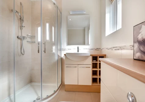 Bedroom #2 en-suite bathroom at Trefebus, Constantine Bay