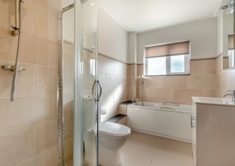 Bedroom #3 en-suite bathroom at Trefebus, Constantine Bay