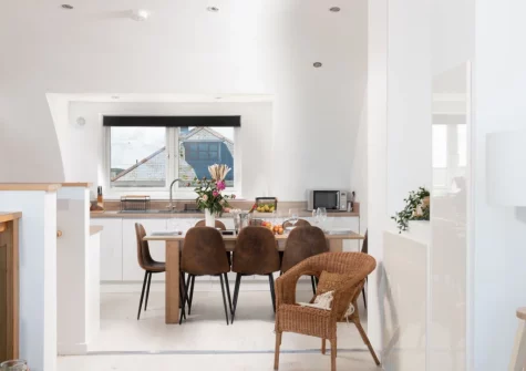 The kitchen & dining area at Trelantis, 5 Gwelva, Newquay