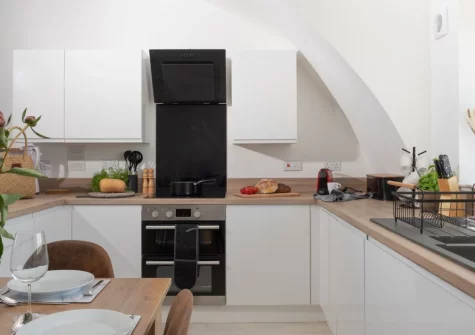 The kitchen & dining area at Trelantis, 5 Gwelva, Newquay