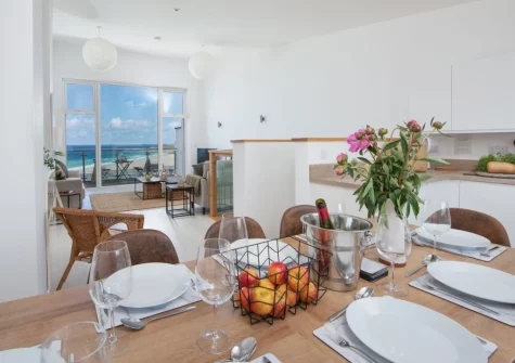 The dining area at Trelantis, 5 Gwelva, Newquay