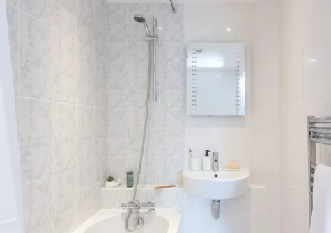 The bathroom at Trelantis, 5 Gwelva, Newquay