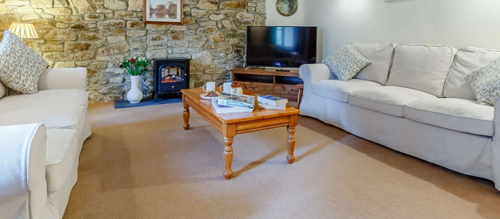 Trelawny, London Apprentice is a characterful barn conversion blending rustic charm with modern comforts. Featuring exposed stone, private garden, and two en-suite bedrooms, it offers the perfect base for exploring Cornwall's villages & coastline.