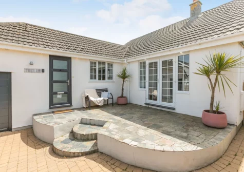 The front patio & outdoor sitting area at Trelin, Trevone