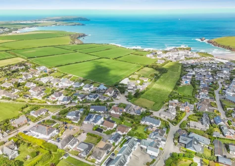 Trelin is a stunning property, with a800-metre walk along coastal tracks to Trevone Beach
