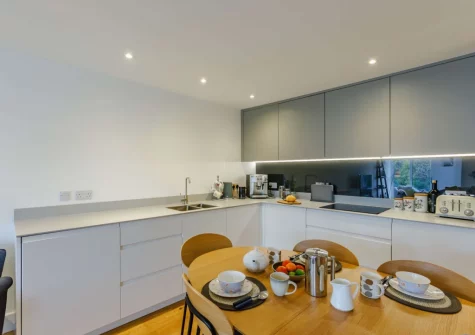 The kitchen & dining area at Treloar Heights, Bude
