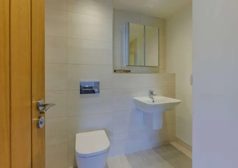 Bedroom #1 en-suite shower room