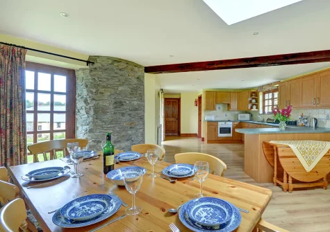 The kitchen & dining area at Trembleath Parlour, St Mawgan