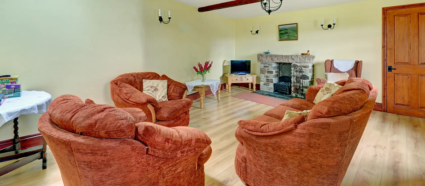 Trembleath Parlour, St Mawgan is a converted milking parlour offering peaceful countryside tranquillity near Cornwall's stunning coast. Enjoy bright, spacious interiors, two delightful outdoor terraces, and easy access to beaches and attractions.