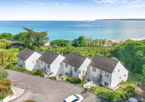 A footpath from the shared garden leads directly to the stunning Carbis Bay Beach