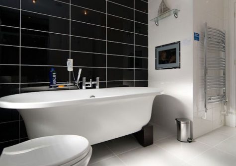The en-suite to bedroom #1 @ Trencrom Villa, St Ives