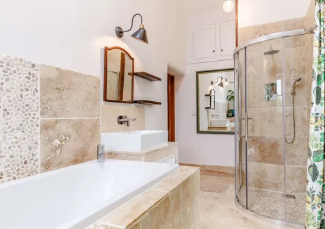 The bathroom at Trenethick Barns, Mount Hawke