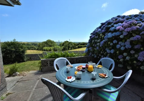 The patio & alfresco dining area at Trengilly Vean, Constantine
