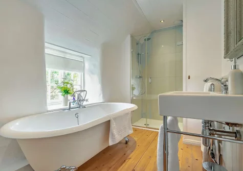 The bathroom at Trescore, Treworthal