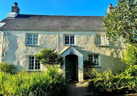 Trescore is a wonderfully traditional Cornish cottage with inglenook wood burner, a beautiful garden & unspoilt countryside views