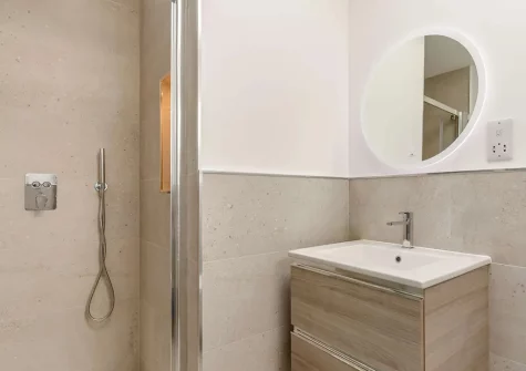 Bedroom #4 en-suite shower room at Treth House, Widemouth Bay