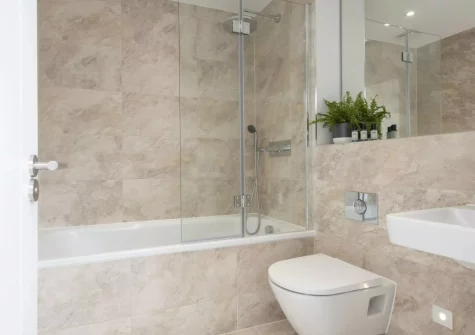 The bathroom at Treth Nook, Harlyn
