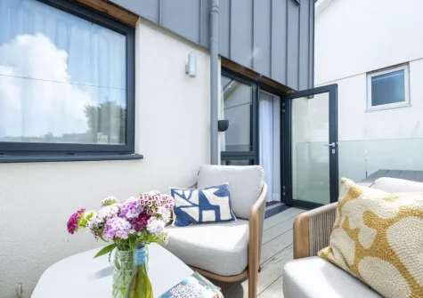 The terrace & outdoor sitting area at Treth Nook, Harlyn