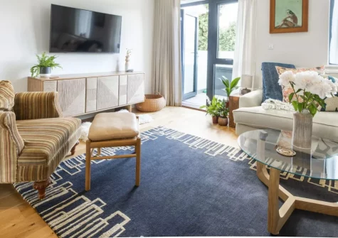 Treth Nook, Harlyn is a stylish two-bedroom apartment moments from Harlyn Bay, offering a private terrace, two stylish bathrooms, allocated parking and effortless access to surf, sand and flame-cooked dining at The Harlyn restaurant below.