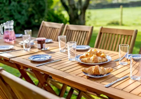 The garden & alfresco dining area at Trevallack House, St Keverne
