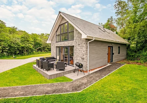 Trevone is an enchanting coastal retreat set in a quiet and rural location
